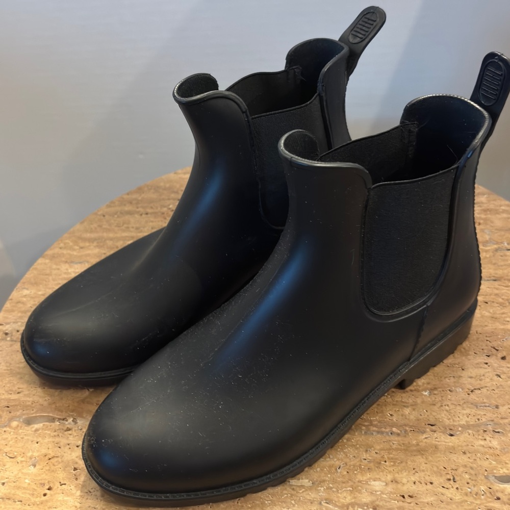 Asgard Rain Ankle Chelsea boots Sz 7 Black